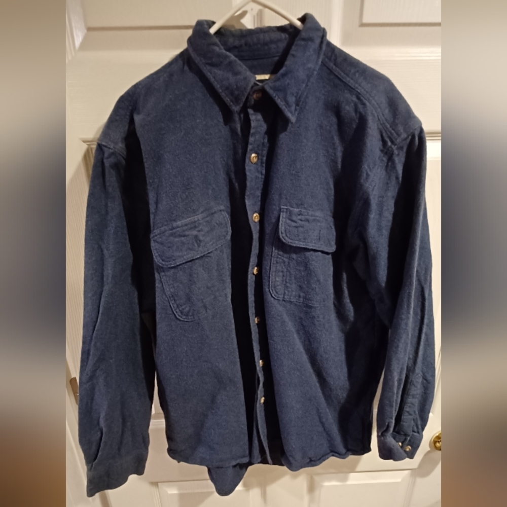 Field and Stream heavy men's bottondown shirt